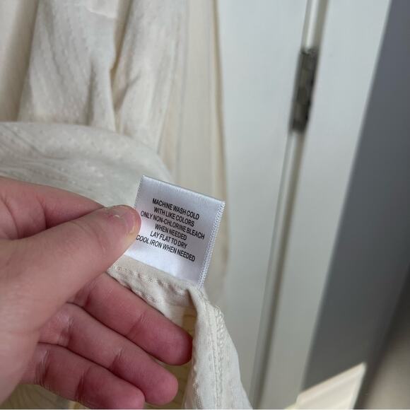 ModCloth Ivory Pintuck Button Down Dainty Long Sleeve Blouse Size Medium - Picture 6 of 8